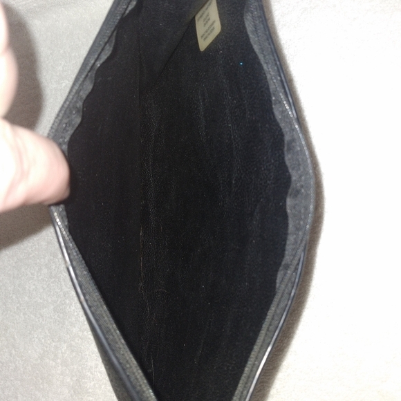 Calvin Klein Black Pebbled Leather Detachable Cosmetic Pouch/Large Wristlet - Picture 6 of 8